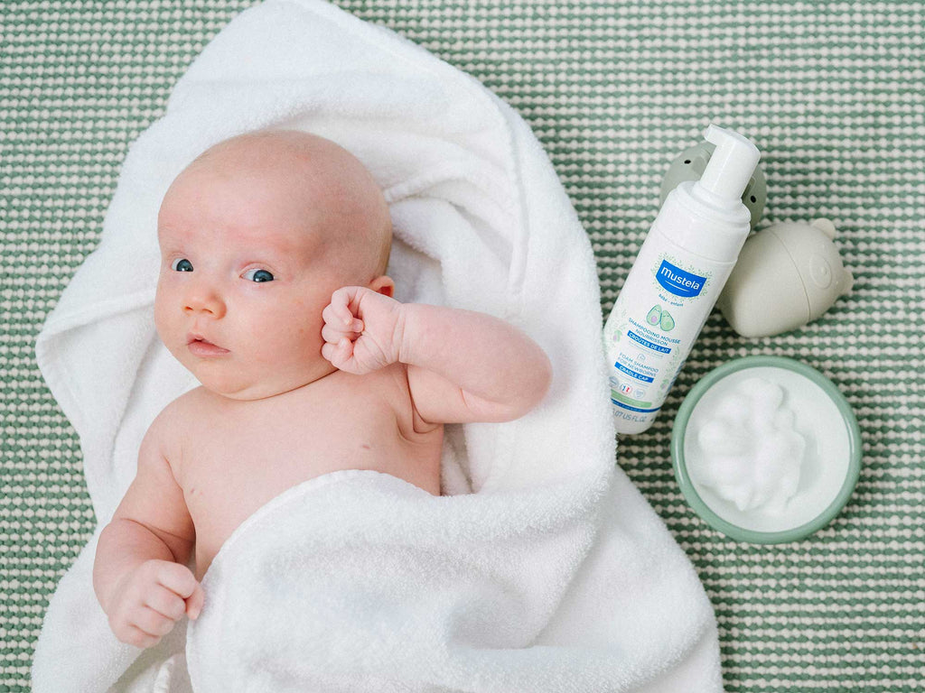Foam shampoo for newborns